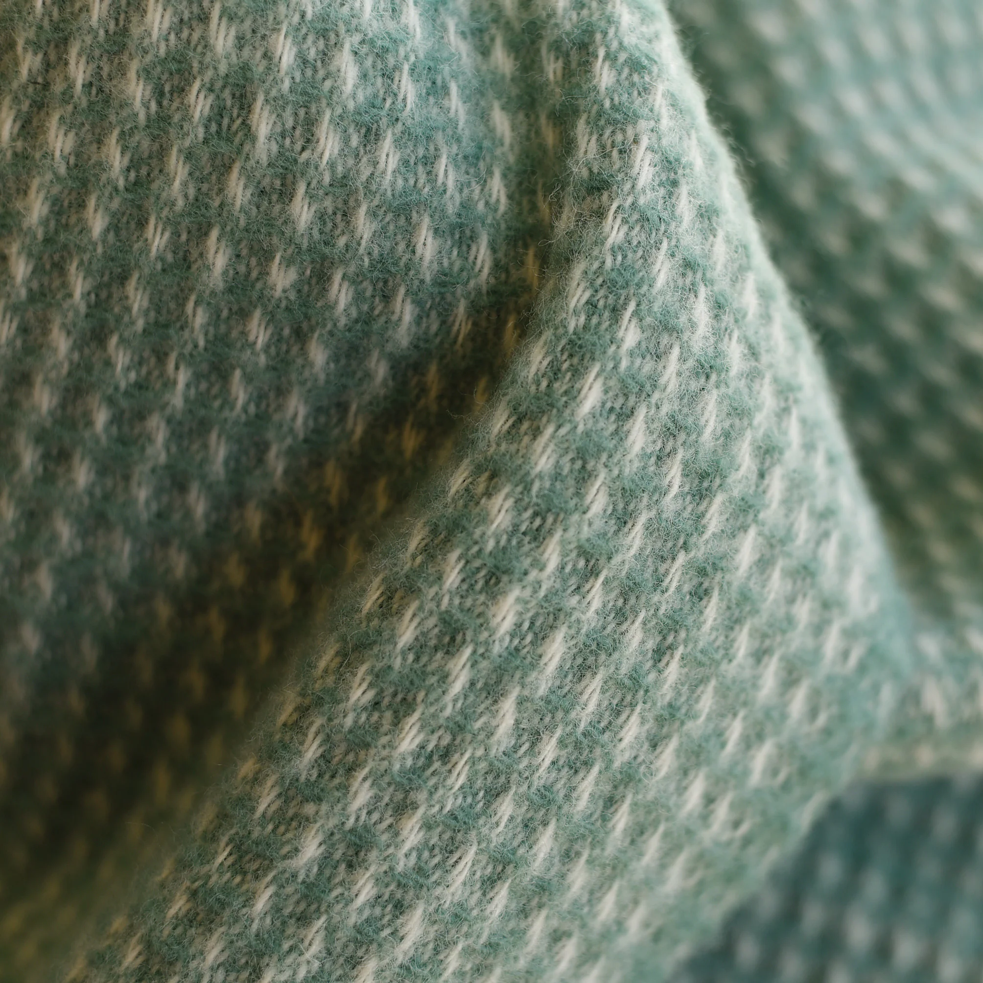 Honeycomb Lambswool Throw - Image 4