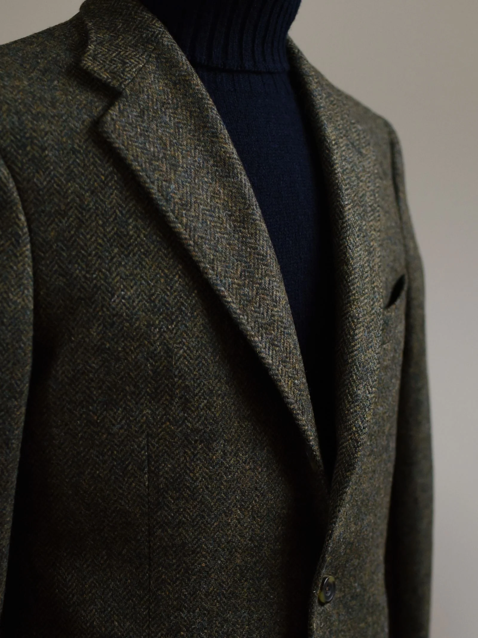 Auld Stock Green Herringbone House Jacket - Image 2