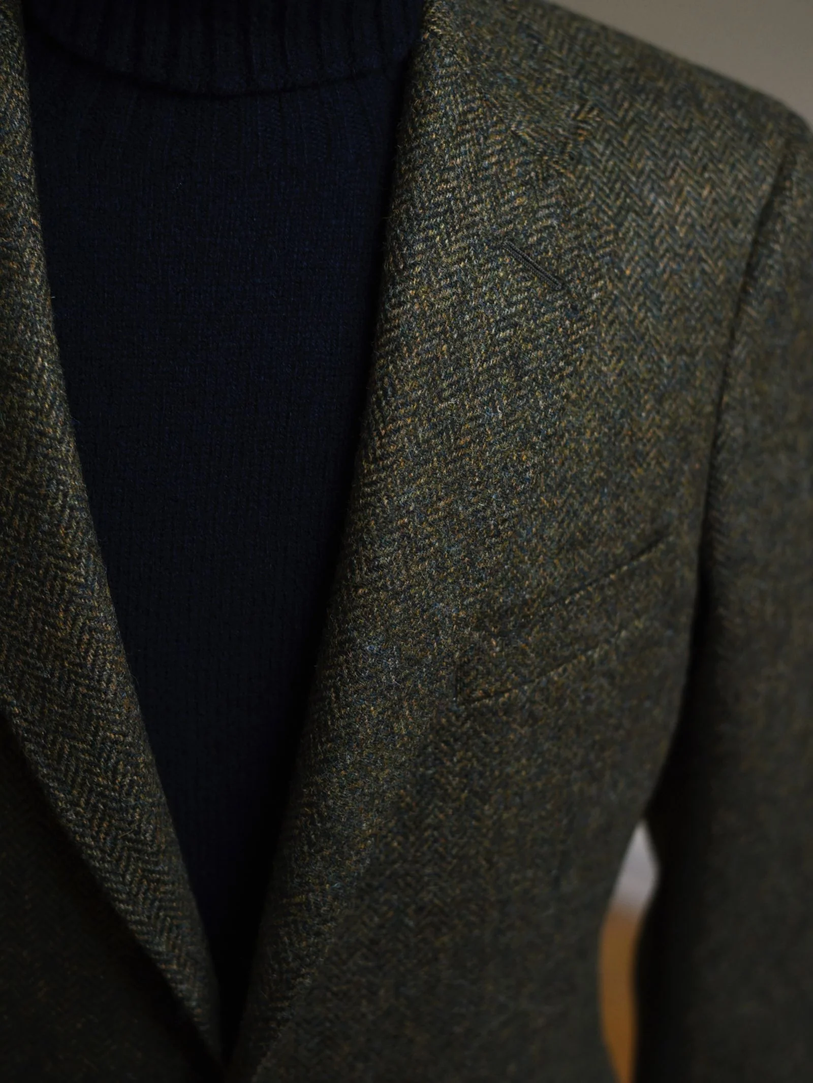 Auld Stock Green Herringbone House Jacket - Image 3