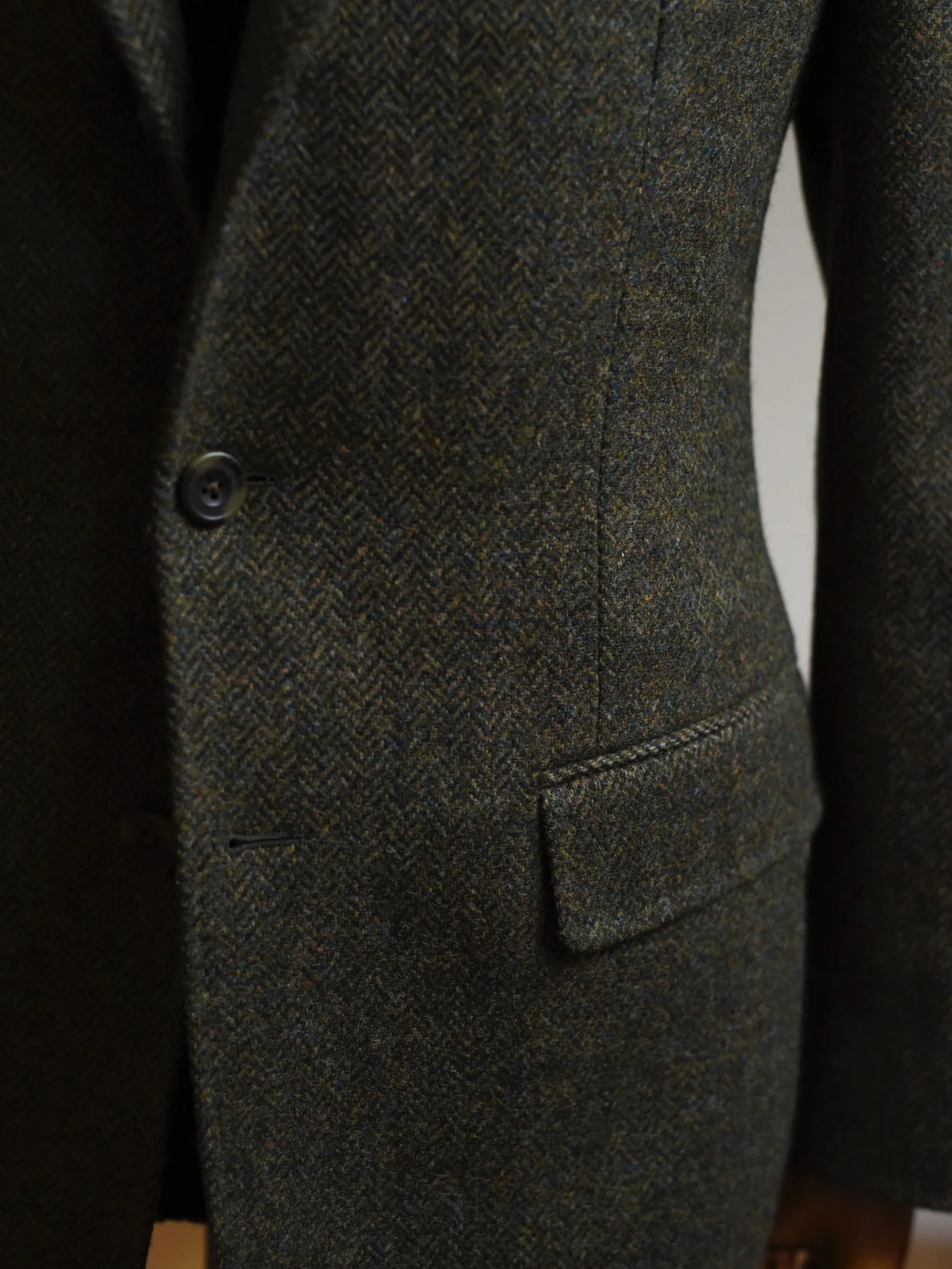 Auld Stock Green Herringbone House Jacket - Image 4