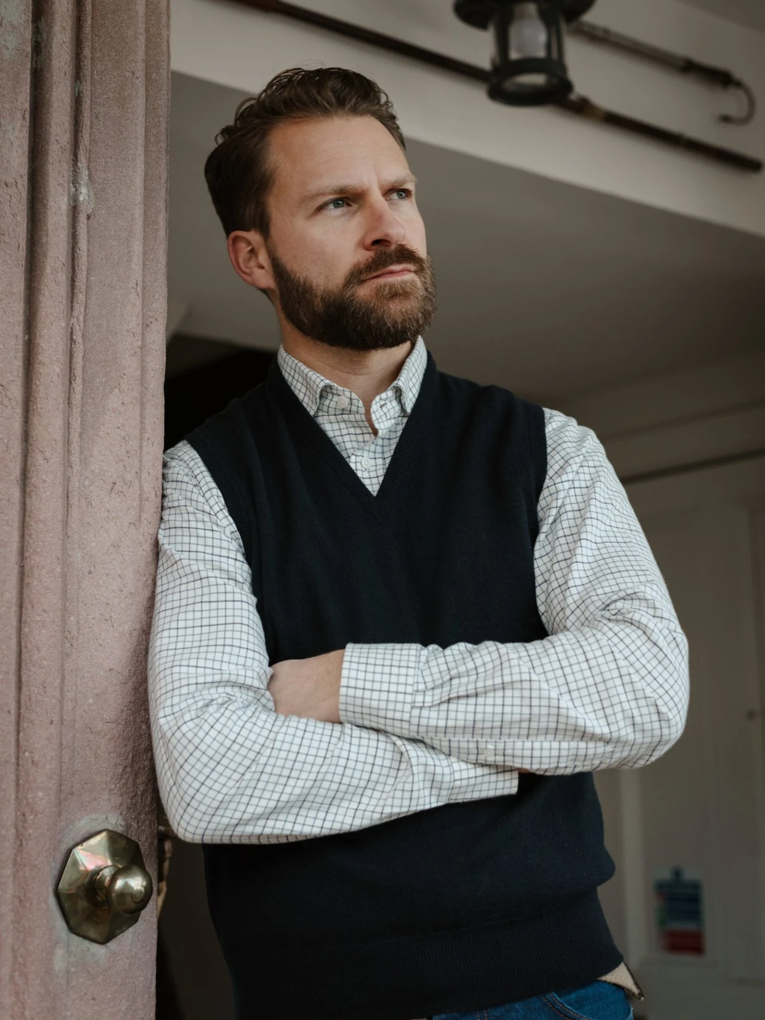 Auld Stock Lambswool V-Neck Slipover - Image 2