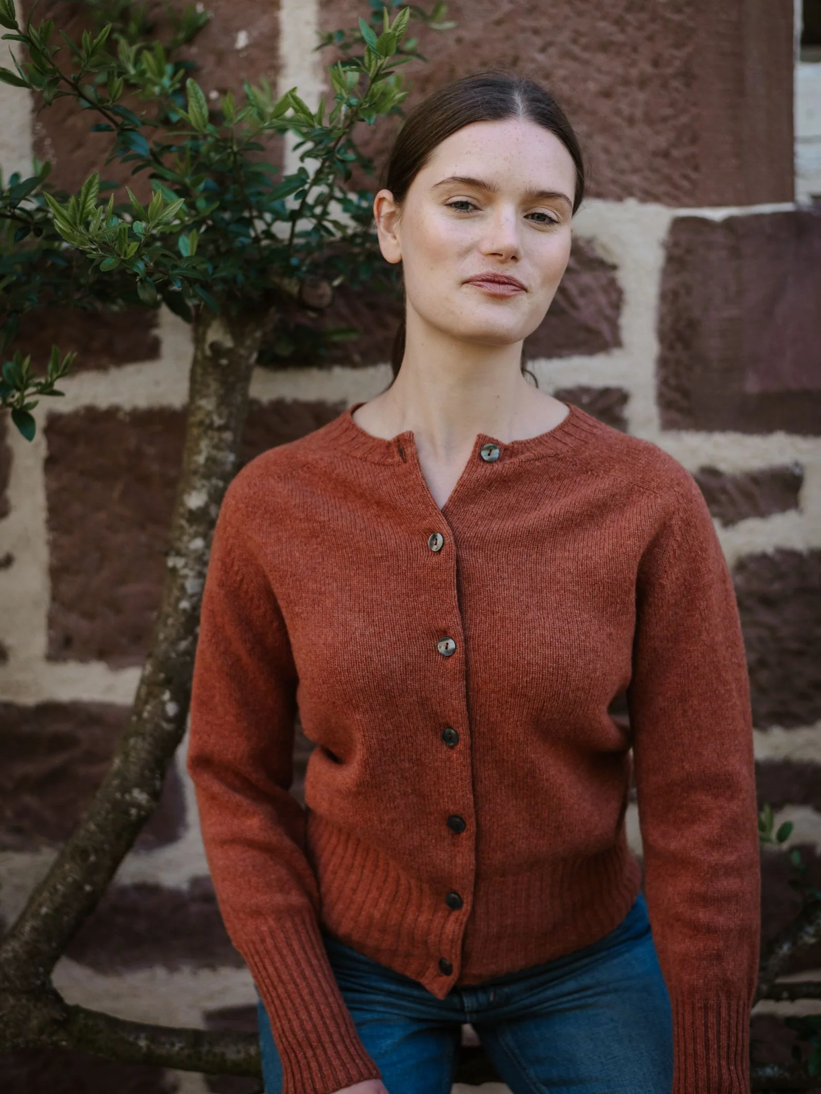 Geelong Lambswool Crew Cardigan - Image 10