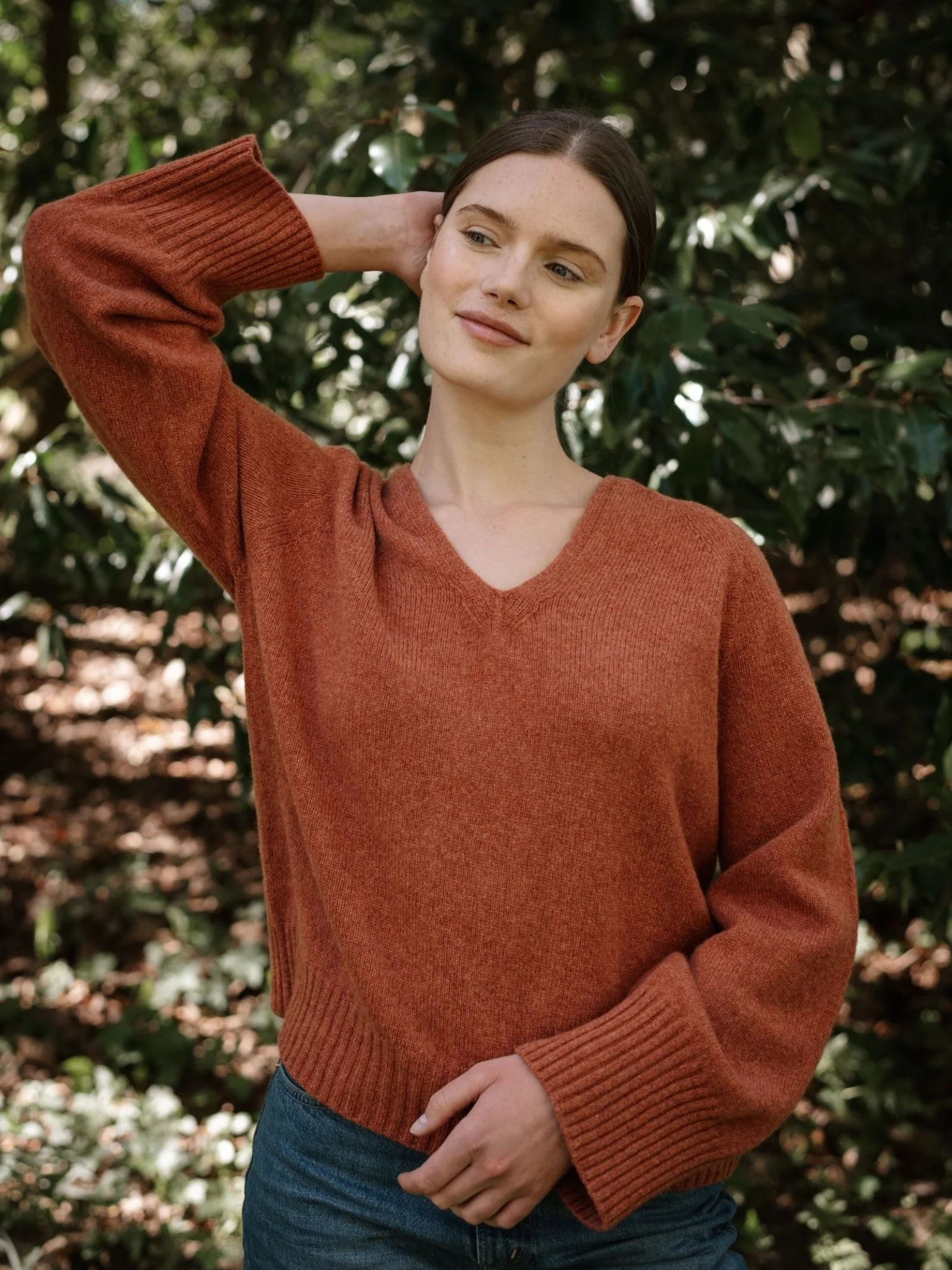 Geelong Lambswool V Jumper - Image 4
