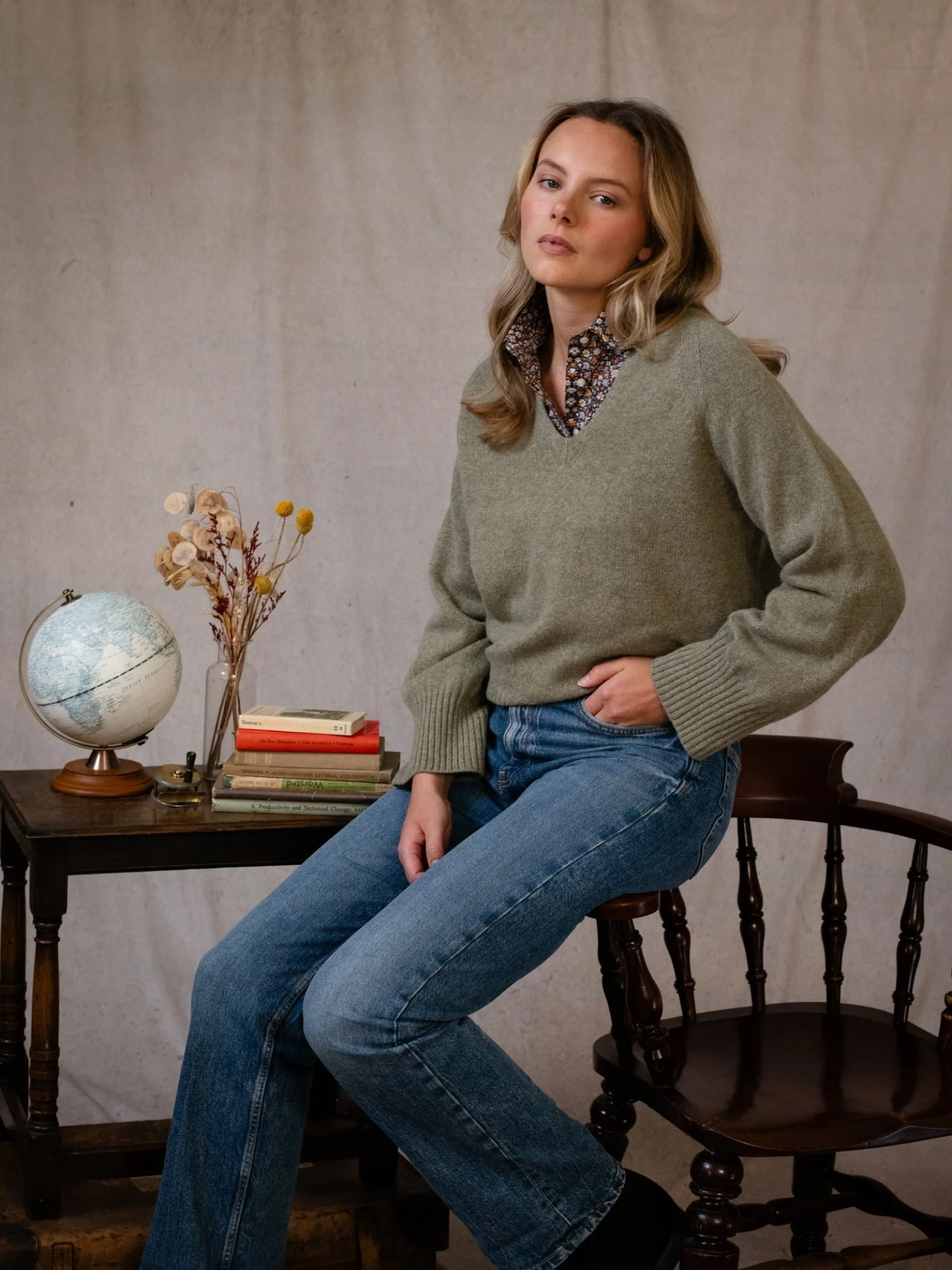 Geelong Lambswool V Jumper - Image 9
