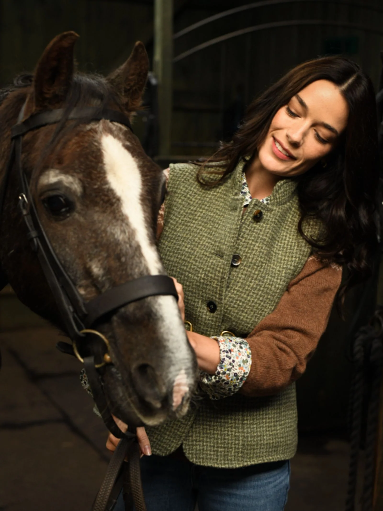 Auld Stock Harris Tweed Houndstooth Gilet - Image 3